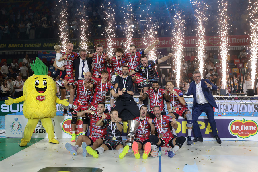 Del Monte Supercoppa: Perugia, ancora tu! 3-2 a Trento, la coppa è (ancora) tua
