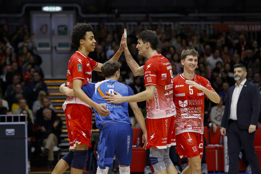 Superlega Credem Banca: Piacenza piega Trento 3-1 e blinda il quinto posto, Mandiraci MVP