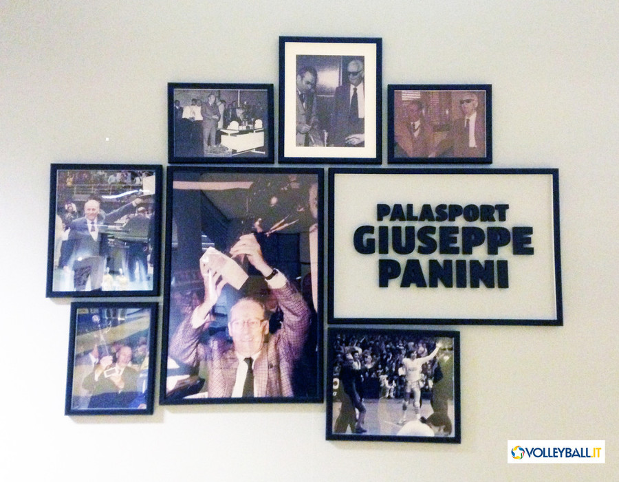 Le foto originariamente collocate nell'atrio del Pala Panini  rimossa da questa proprietà