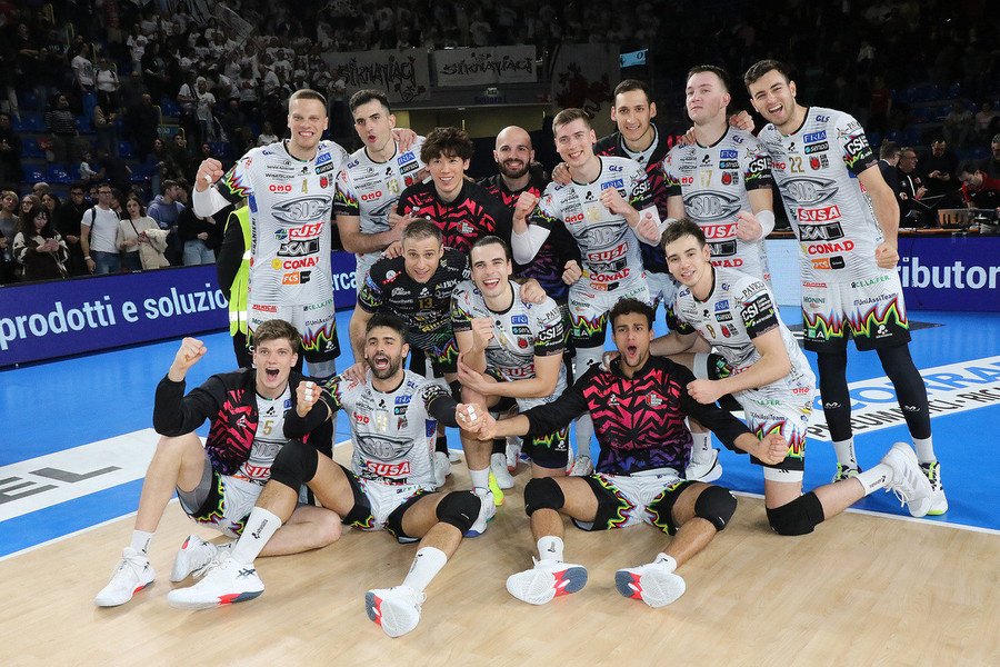 Superlega Credem Banca: Perugia passa a Civitanova 3-1. La Sir resta in vetta