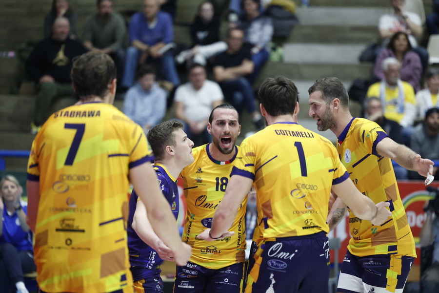 Del Monte Coppa Italia A3: Palmi conquista la finale. 3-0 al Savigliano