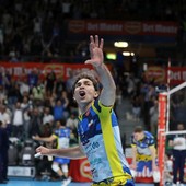 Cuneo in paradiso: Supercoppa e promozione, la festa è totale. L’omaggio a Daniele Sottile: “Qui si chiude il mio cerchio”