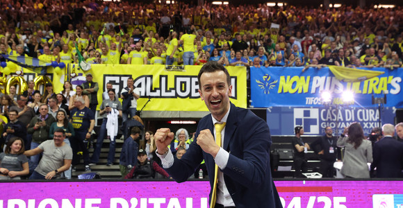 Conegliano: Santarelli, "Non mi muovo da qui". Il coach smentisce le voci dalla Turchia Conegliano: Santarelli, "Non mi muovo da qui". Il coach smentisce le voci dalla Turchia