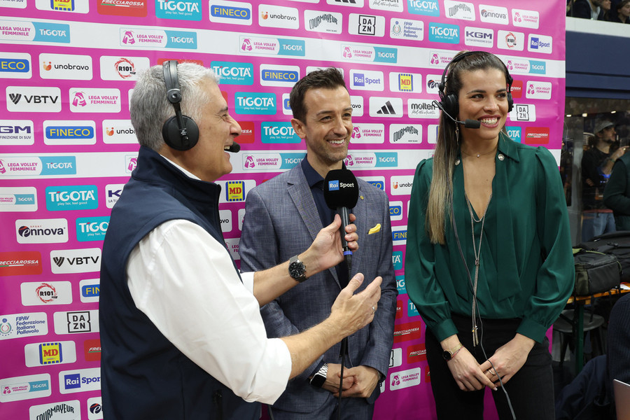 Coach Santarelli con Fantasia e Pisani di RaiSport