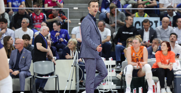 Conegliano: Santarelli dopo il 3-0 a Milano. "Concretezza e lavoro tattico, ma la serie non è finita"