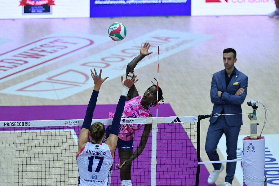 Conegliano: Santarelli, “Atmosfera pazzesca, vittoria di carattere e crescita costante” Conegliano: Santarelli, “Atmosfera pazzesca, vittoria di carattere e crescita costante”