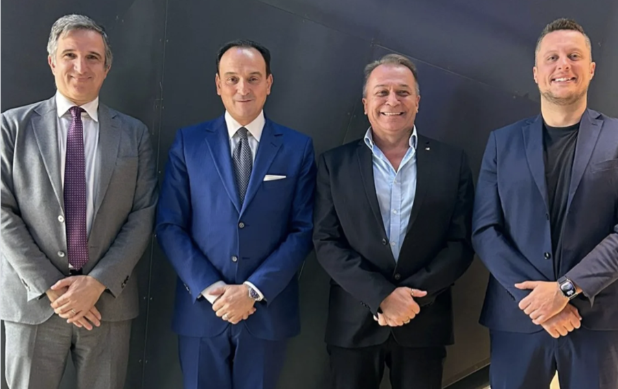 Nella foto da sx, l’AD della Lega Pallavolo Serie A Fabio Fistetto, il presidente della Regione Piemonte Alberto Cirio, l’assessore regionale allo Sport Paolo Bongioanni e il presidente del Cuneo Volley Gabriele Costamagna Nella foto da sx, l’AD della Lega Pallavolo Serie A Fabio Fistetto, il presidente della Regione Piemonte Alberto Cirio, l’assessore regionale allo Sport Paolo Bongioanni e il presidente del Cuneo Volley Gabriele Costamagna