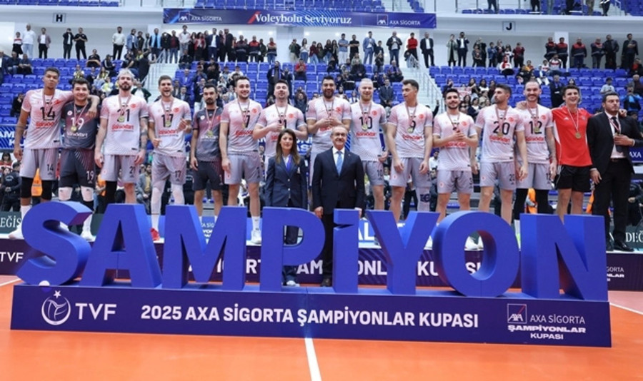 Turchia: Lo Ziraat Bankkart batte il Fenerbahçe 3-1 e conquista per la quinta volta la Supercoppa