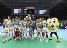 Superlega Credem Banca: Trento mantiene l’imbattibilità, Cuneo passa a Grottazzolina, impresa al cardiopalma di Cisterna su Modena Superlega Credem Banca: Trento mantiene l’imbattibilità, Cuneo passa a Grottazzolina, impresa al cardiopalma di Cisterna su Modena