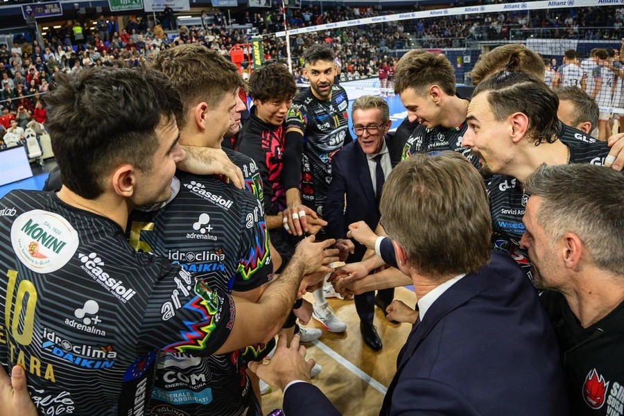 Perugia: Lorenzetti “Complimenti ai ragazzi, oggi eccellenti. Dobbiamo continuare con semplicità e lavoro” Perugia: Lorenzetti “Complimenti ai ragazzi, oggi eccellenti. Dobbiamo continuare con semplicità e lavoro”