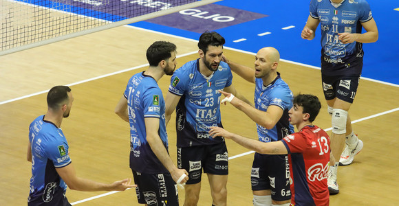 Trento vince a Monza e vola in finale