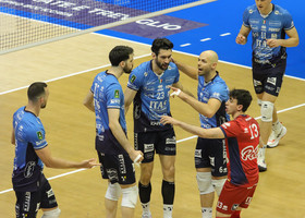 Trento vince a Monza e vola in finale