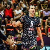 Simone Giannelli rompe l'equilibrio in due set con muri vincenti Simone Giannelli rompe l'equilibrio in due set con muri vincenti