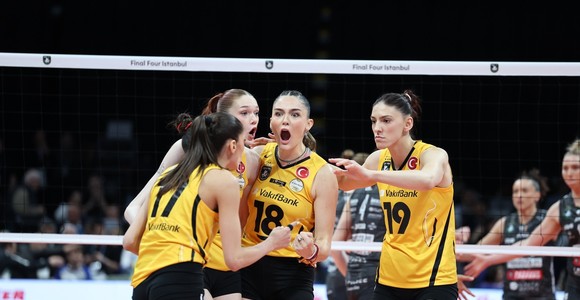 Champions League F.: Vakifbank  da 0-2 a 3-2. Brakocevic e c. in finale