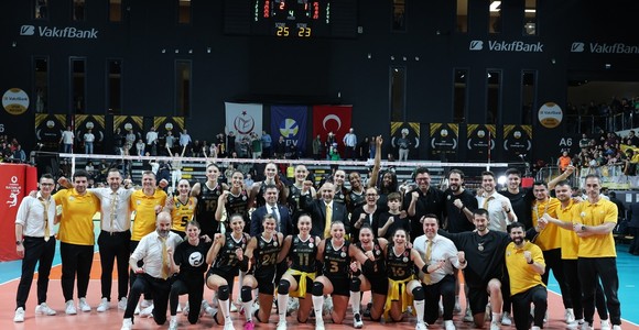 Sultanlar Ligi: VakifBank batte Fenerbahce 3-1 in Gara 3, Markova e Boskovic trascinano il 2-1 nella serie Sultanlar Ligi: VakifBank batte Fenerbahce 3-1 in Gara 3, Markova e Boskovic trascinano il 2-1 nella serie