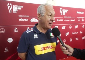 VNL F.: Velasco dopo Italia-Turchia: "Una vittoria straordinaria, ci stiamo sviluppando contro la difficoltà" VNL F.: Velasco dopo Italia-Turchia: "Una vittoria straordinaria, ci stiamo sviluppando contro la difficoltà"