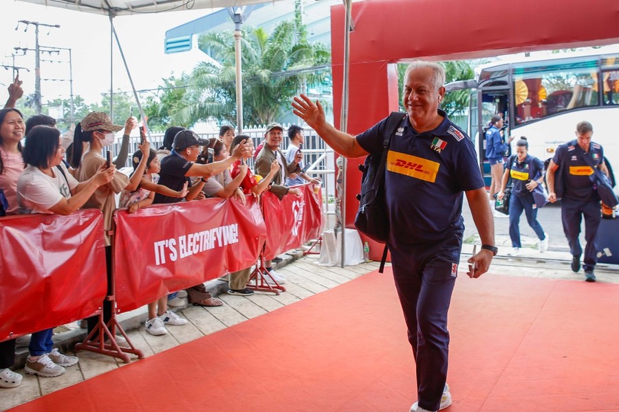 Velasco guida le azzurre agli Ottavi