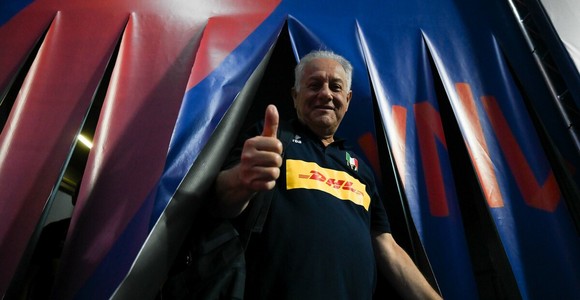 Julio Velasco, alla 39esima vittoria consecutiva Julio Velasco, alla 39esima vittoria consecutiva