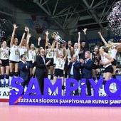 Turchia: Il Vakifbank apre al stagione con la vittoria in Supercoppa