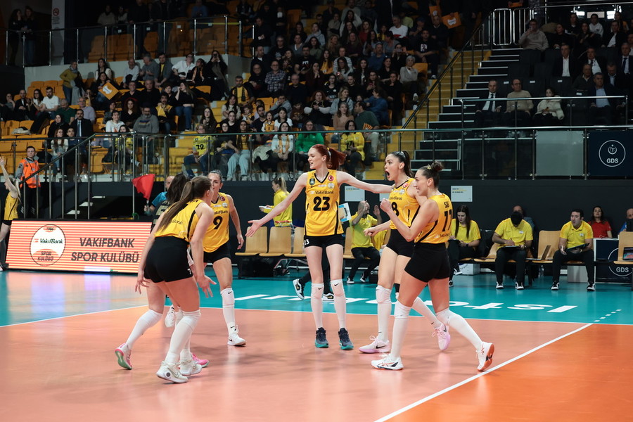 Il Vakifbank Istanbul di Guidetti ed Egonu