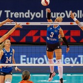 Yelizaveta Ruban in attacco contro il Portogallo agli Europei Femminili 2026 (foto CEV)