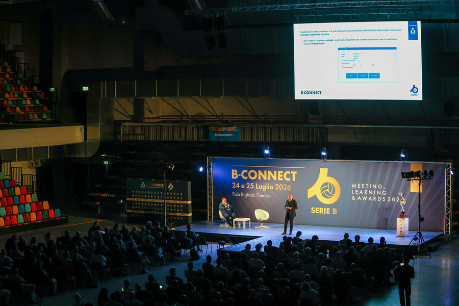 L'apertura dei lavori di B-Connect al Pala BigMat di Firenze L'apertura dei lavori di B-Connect al Pala BigMat di Firenze