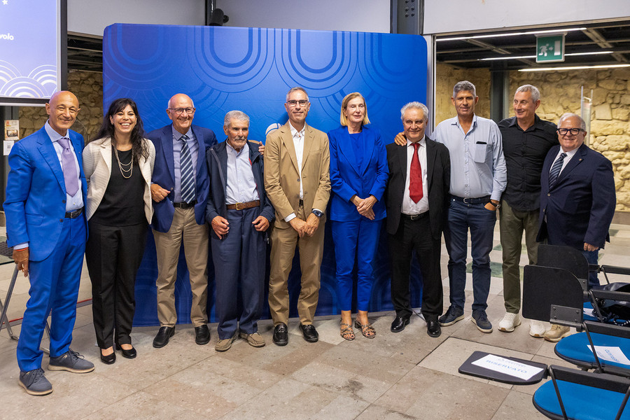 Premiati e autorità alla celebrazione FIPAV di Cagliari - Foto FIPAV Premiati e autorità alla celebrazione FIPAV di Cagliari - Foto FIPAV