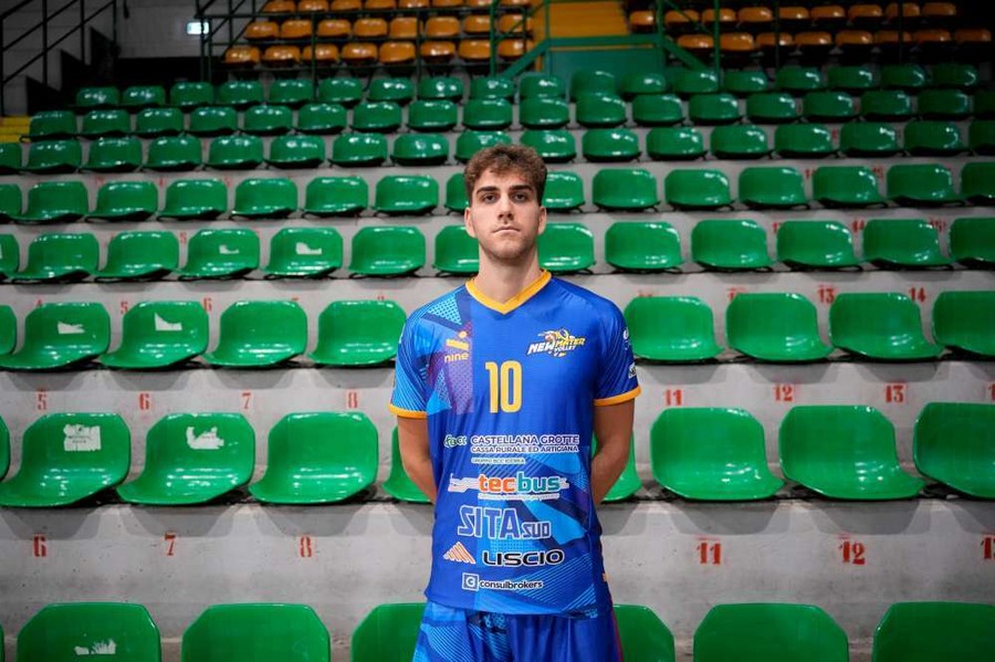 Campi Reali Cantù, arriva lo schiacciatore Luca Chiapello Campi Reali Cantù, arriva lo schiacciatore Luca Chiapello