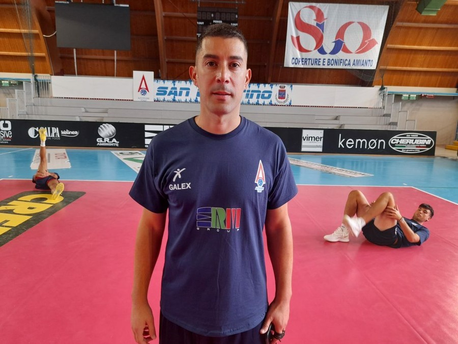 Davide Marra, secondo allenatore e preparatore atletico dell’ErmGroup Altotevere. Davide Marra, secondo allenatore e preparatore atletico dell’ErmGroup Altotevere.
