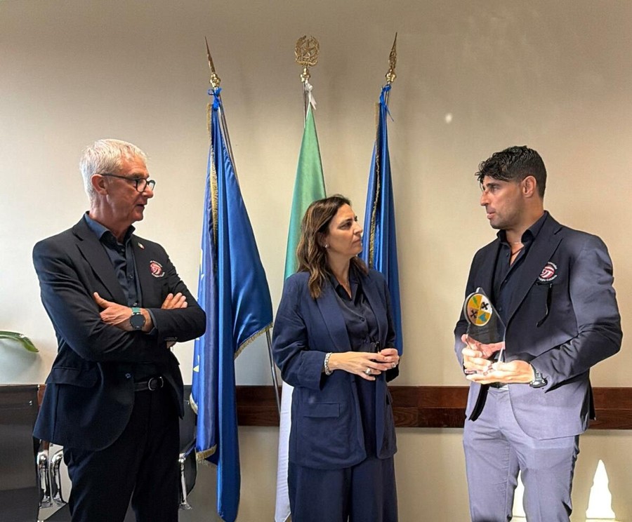 Domotek Reggio Calabria ricevuta in Consiglio regionale: premiata la stagione dei successi Domotek Reggio Calabria ricevuta in Consiglio regionale: premiata la stagione dei successi