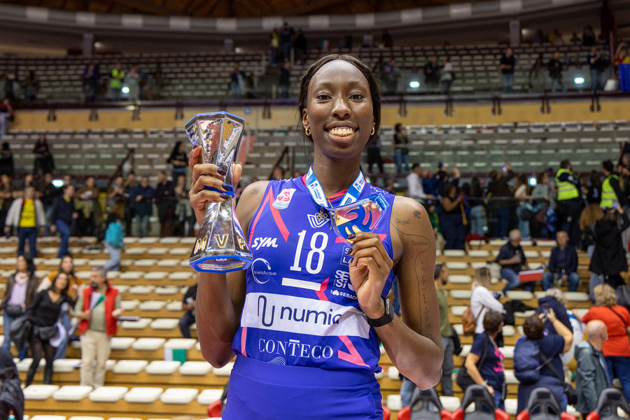 Video intervista ad una Paola Egonu super entusiasta