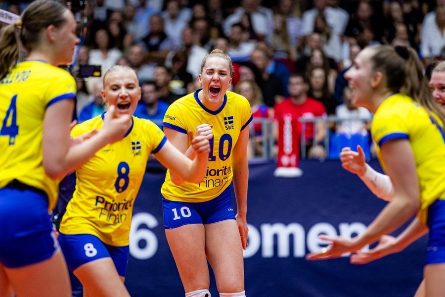 La Svezia festeggia la qualificazione ai quarti del CEV Trendyol EuroVolley 2026 La Svezia festeggia la qualificazione ai quarti del CEV Trendyol EuroVolley 2026
