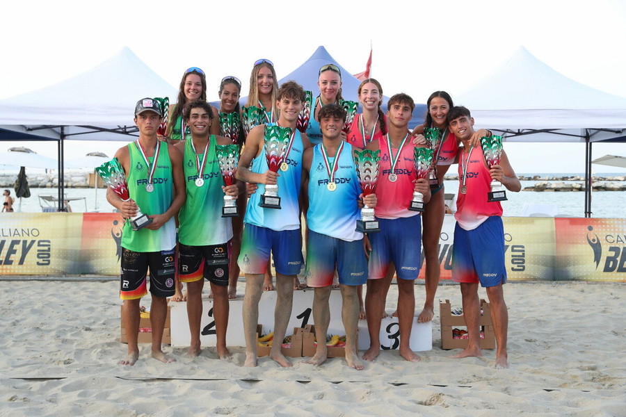 Le Finali del Campionato Italiano Giovanile di beach volley a Bellaria Igea Marina Le Finali del Campionato Italiano Giovanile di beach volley a Bellaria Igea Marina