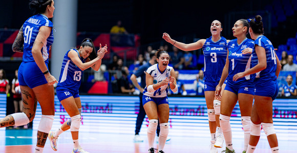 La Grecia festeggia lo storico accesso ai quarti di finale di EuroVolley 2026