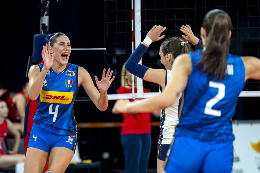 L'Italia Under 22 femminile campione d'Europa dopo la finale vinta contro la Serbia