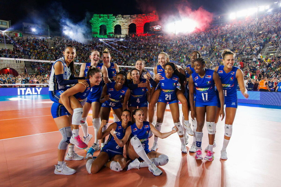Le azzurre aprono l'Europeo All'Arena di Verona. Antropova debutto azzurro