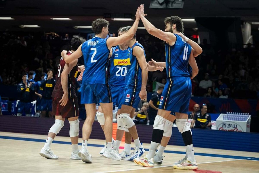 L'Italia maschile durante la vittoria sugli Stati Uniti nella VNL 2026 L'Italia maschile durante la vittoria sugli Stati Uniti nella VNL 2026
