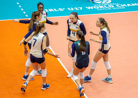Le azzurrine festeggiano la qualificazione ai quarti dei Mondiali Under 17 Le azzurrine festeggiano la qualificazione ai quarti dei Mondiali Under 17