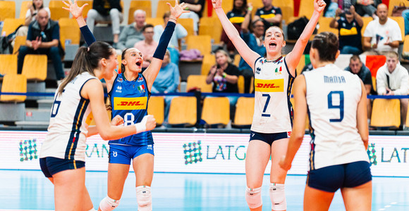 Le azzurrine dell'Italia Under 18 femminile in semifinale europea contro la Francia Le azzurrine dell'Italia Under 18 femminile in semifinale europea contro la Francia