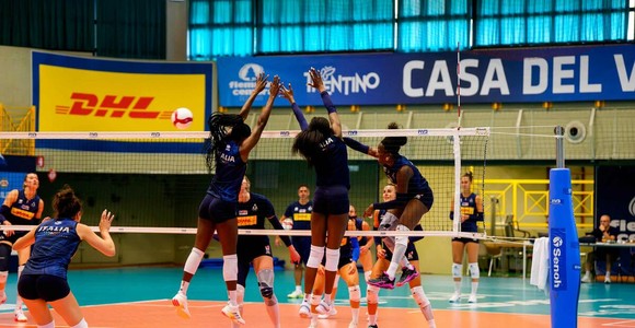 La Nazionale italiana femminile durante la preparazione a Cavalese La Nazionale italiana femminile durante la preparazione a Cavalese
