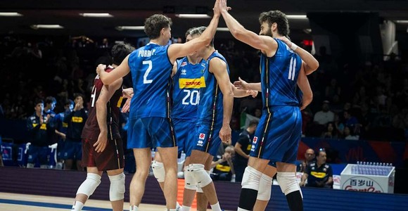 L'Italia maschile durante la vittoria sugli Stati Uniti nella VNL 2026 L'Italia maschile durante la vittoria sugli Stati Uniti nella VNL 2026