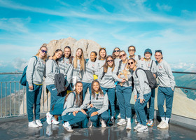 Le Pantere della Prosecco DOC Imoco Volley sulla Marmolada durante il ritiro di Alleghe