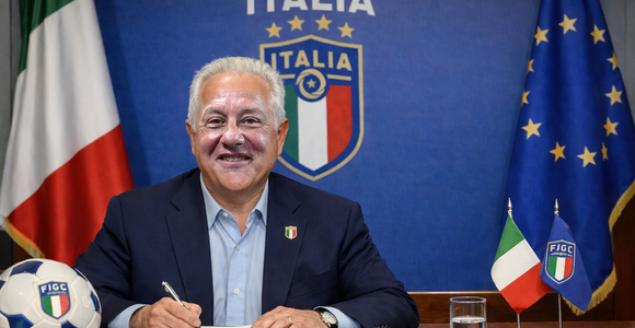 Serve Julio Velasco per risollevare la Federcalcio ?