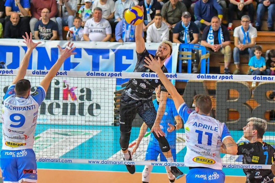Play Off A3: Quarti gara3, Pineto vince 3-0 contro Tuscania