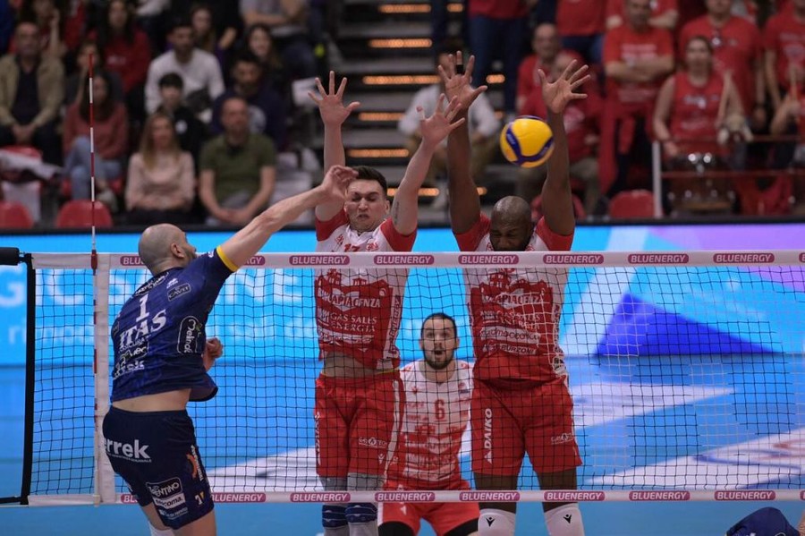 Superlega: Piacenza si ripete...3-0 all'Itas, si va a gara 5