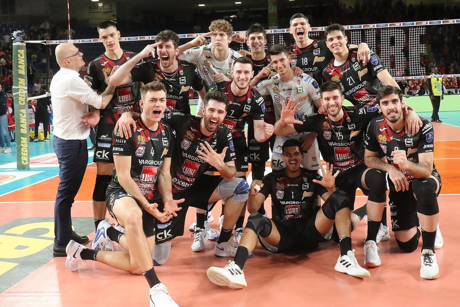Superlega: La Lube impatta la serie! A Pasqua arriva il 2-2 con una Sir che regala