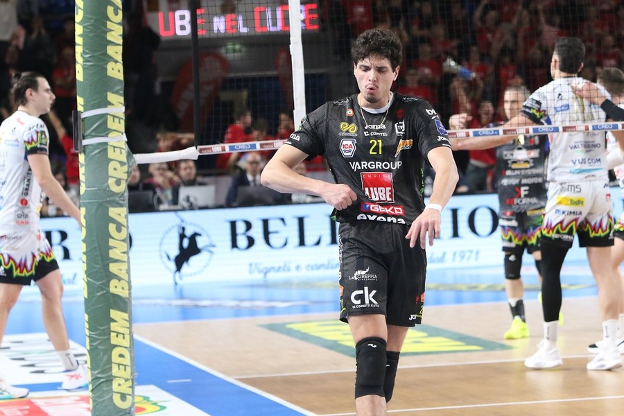 Mattia Bottolo con la maglia della Lube