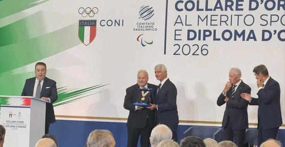 Giuseppe Manfredi riceve il Collare d’Oro Giuseppe Manfredi riceve il Collare d’Oro