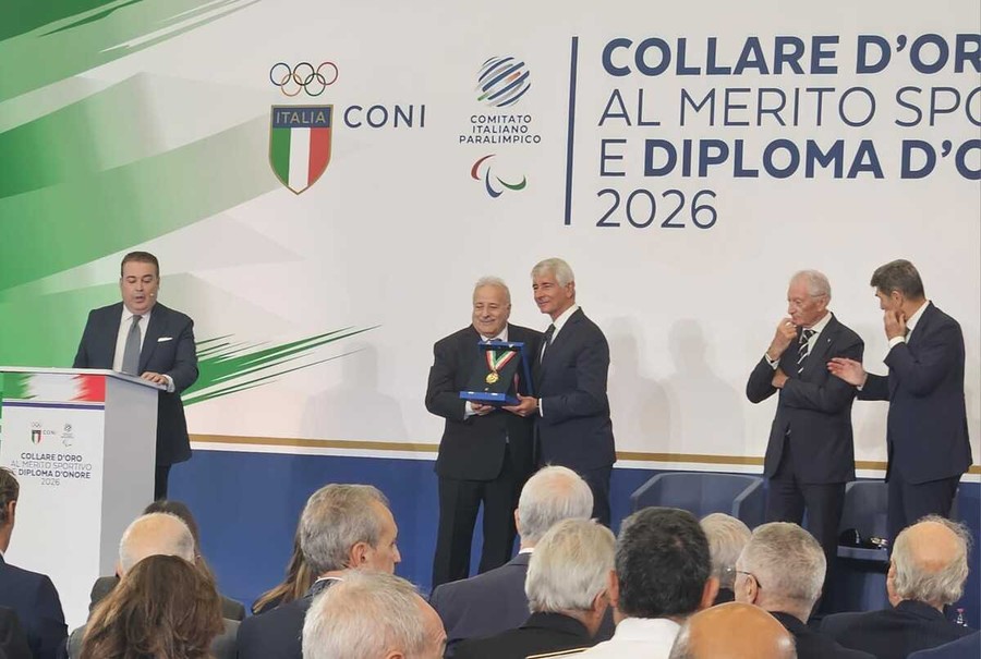 Giuseppe Manfredi riceve il Collare d’Oro Giuseppe Manfredi riceve il Collare d’Oro