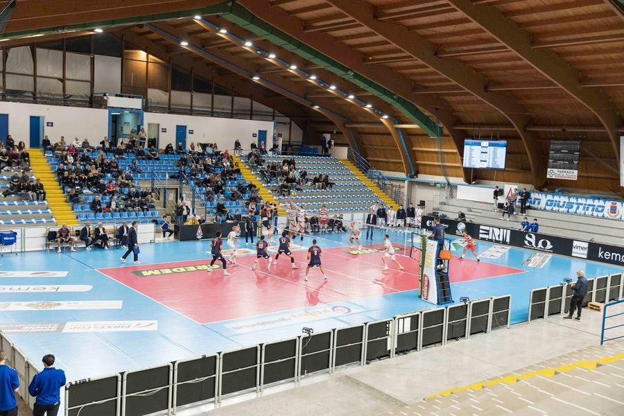 Il palasport di San Giustino, sede degli allenamenti congiunti della ErmGroup Altotevere